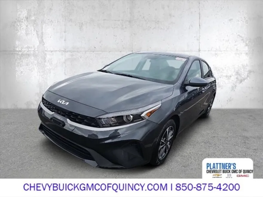 2023 Kia Forte LXS photo 1