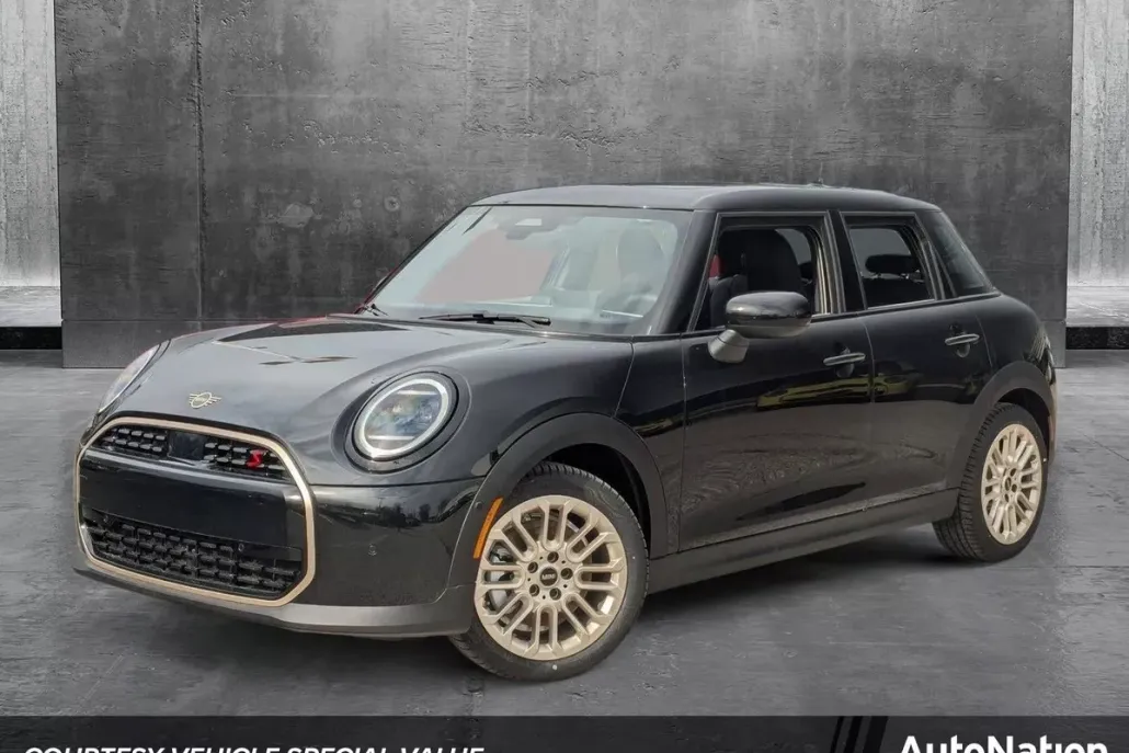 2025 Mini Cooper 4 Door Hardtop S photo 1