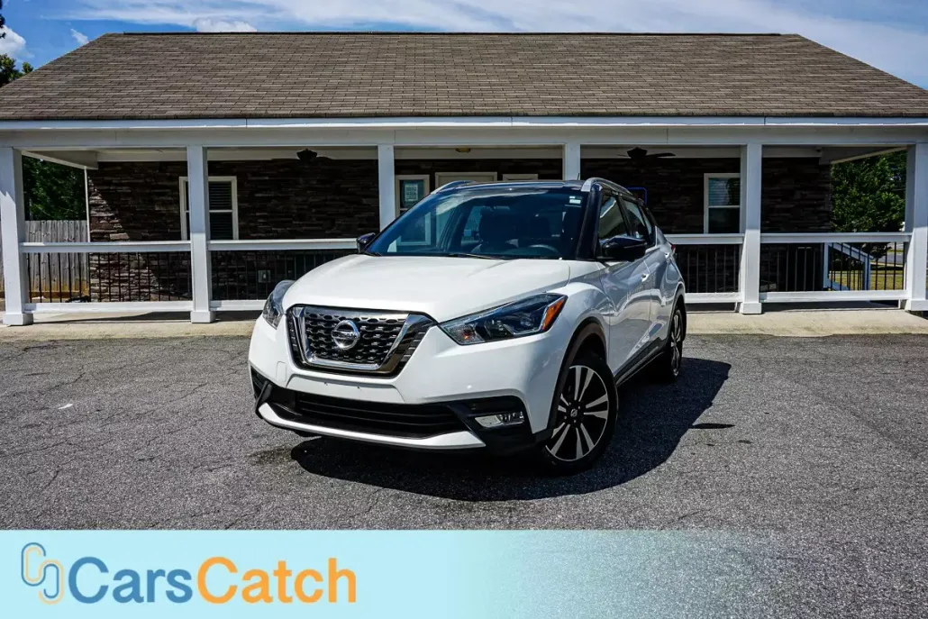 2019 Nissan Kicks SR photo 1