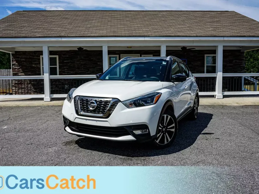 2019 Nissan Kicks SR photo 1