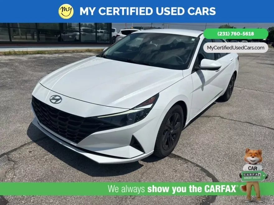 2022 Hyundai Elantra SEL photo 1