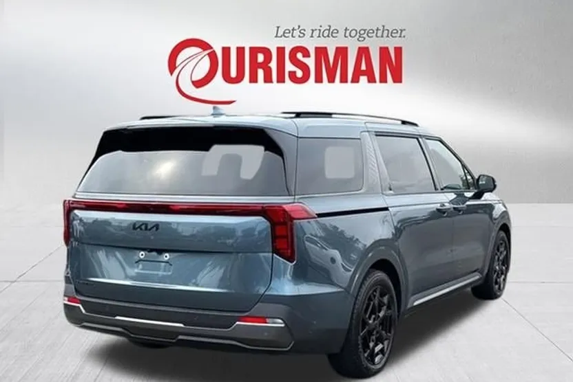 2025 Kia Carnival SX photo 1