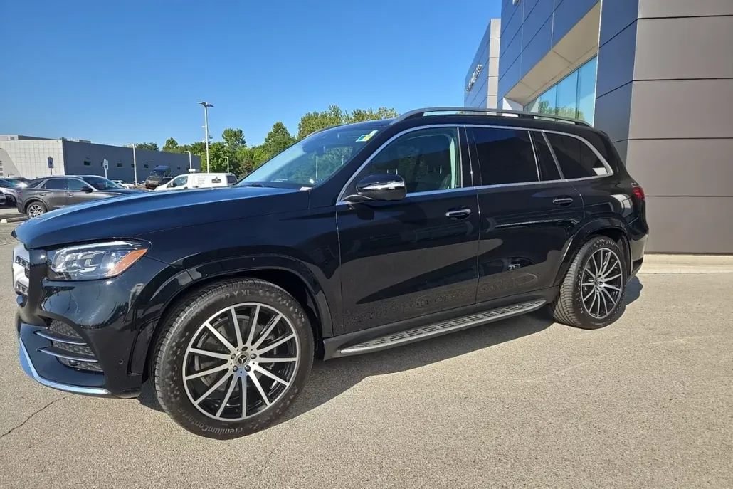 2023 Mercedes Benz GLS 580 4MATIC photo 1