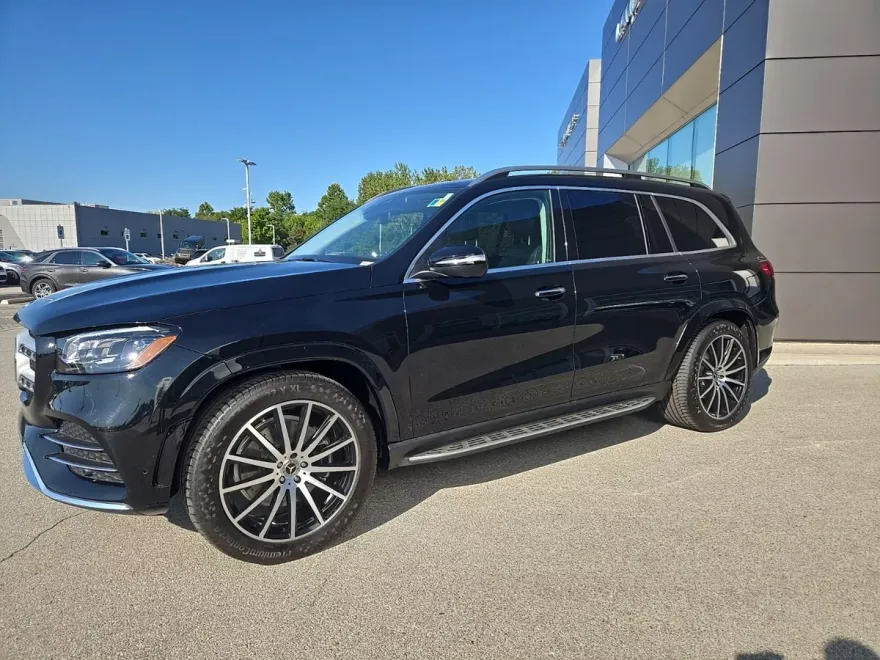 2023 Mercedes Benz GLS 580 4MATIC photo 1