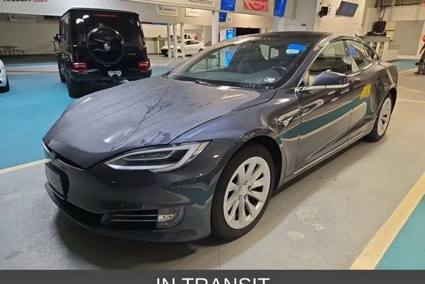 2020 Tesla Model S Long Range Plus photo 1