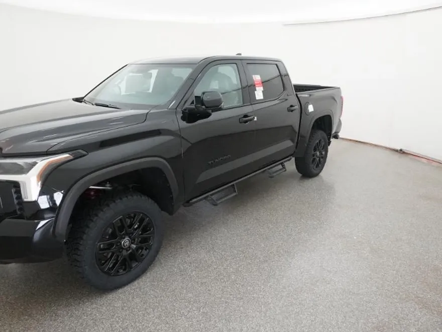 2025 Toyota Tundra Limited CrewMax photo 1