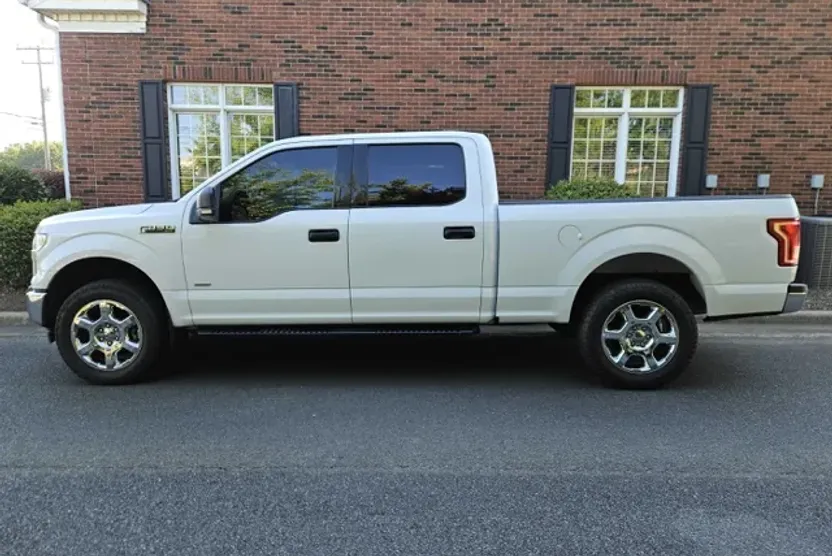 2017 Ford F-150 XLT photo 1