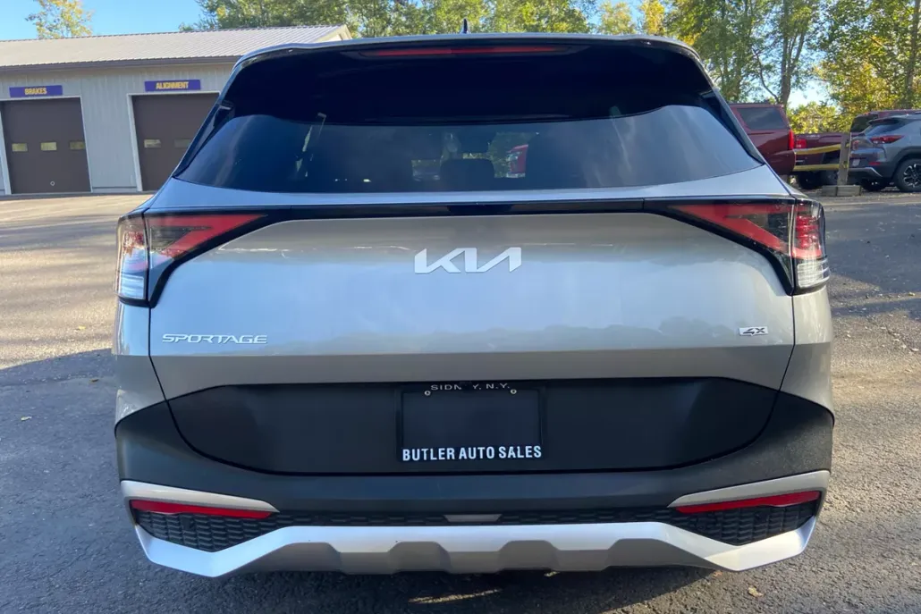 2024 Kia Sportage LX photo 1