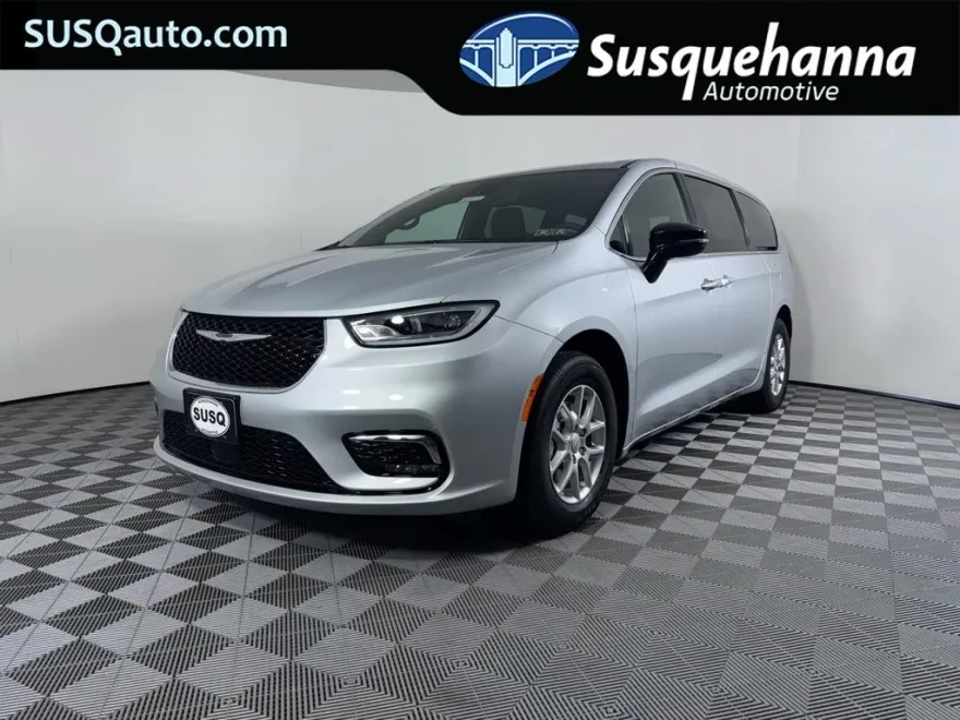 2026 Chrysler Pacifica photo 1