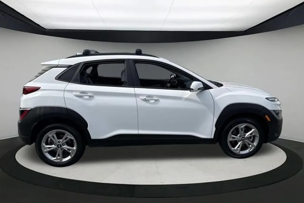 2023 Hyundai Kona SEL photo 1