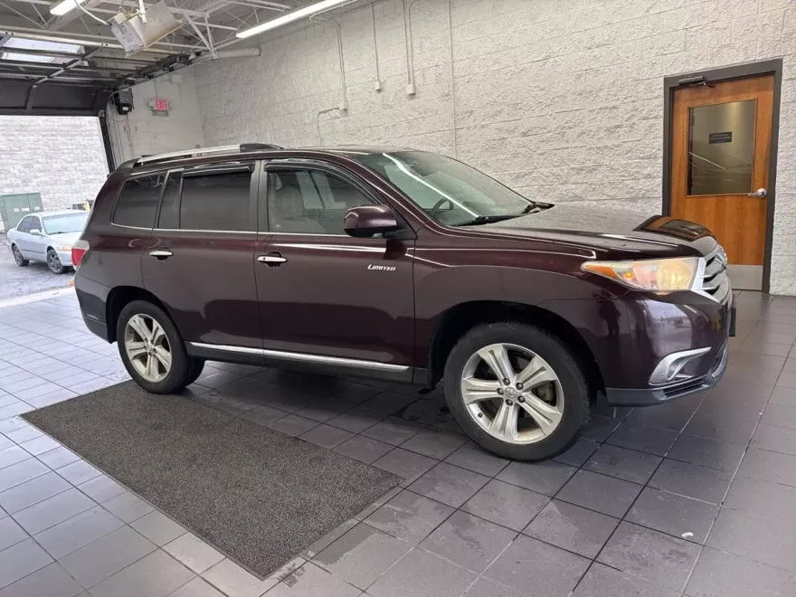 2012 Toyota Highlander Limited photo 1