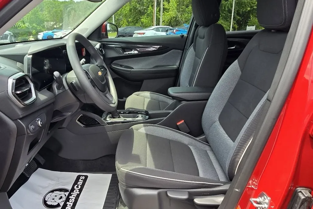 2026 Chevrolet Trailblazer LT photo 1