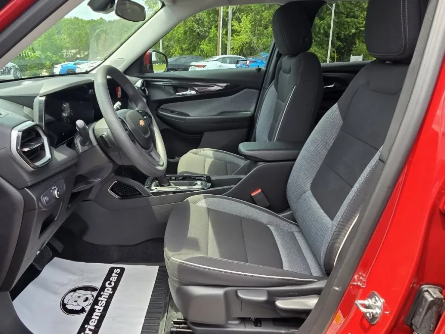 2026 Chevrolet Trailblazer LT photo 1