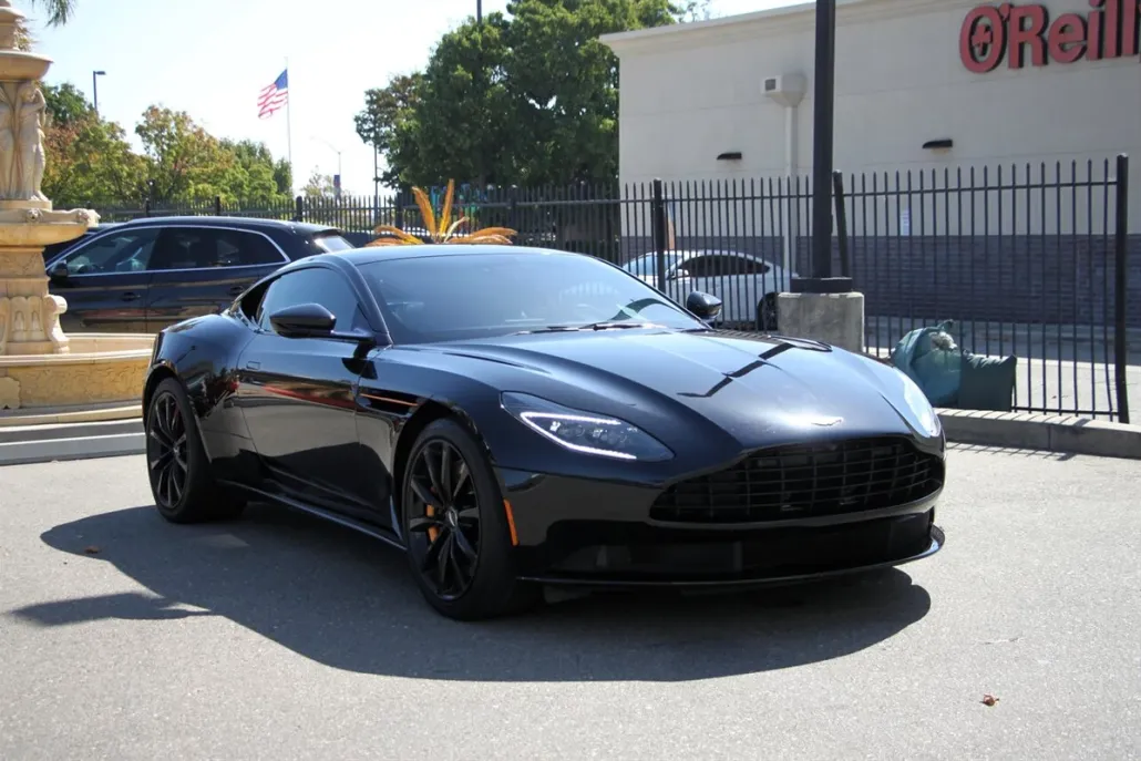 2018 Aston Martin DB11 photo 1