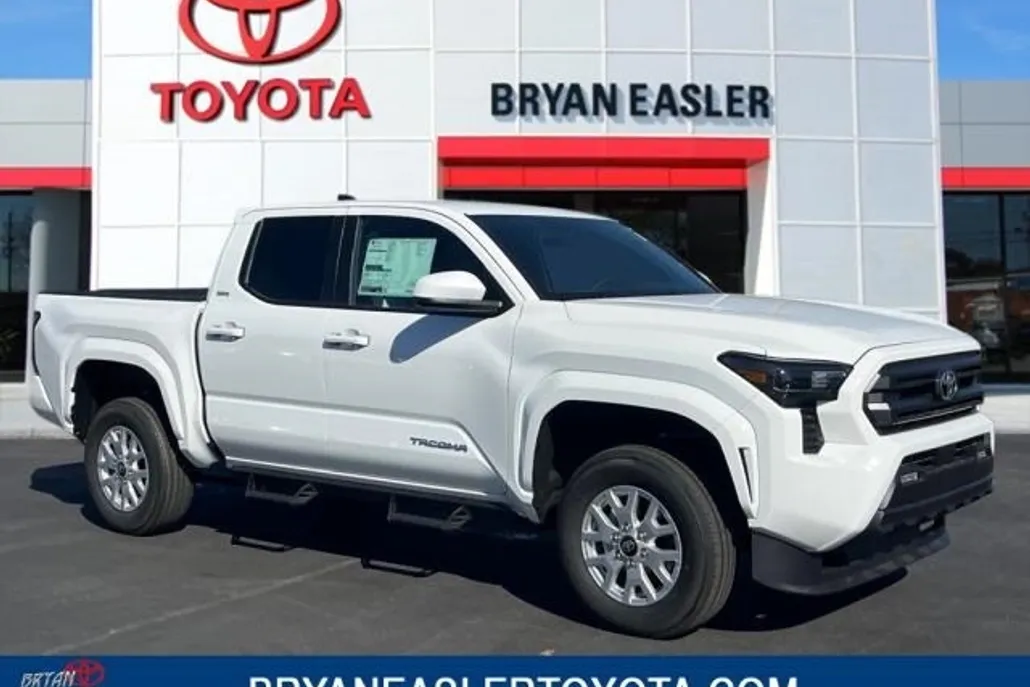 2025 Toyota Tacoma SR5 photo 1