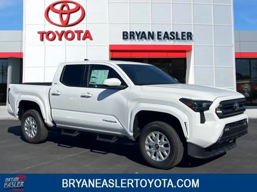 2025 Toyota Tacoma SR5 photo 1