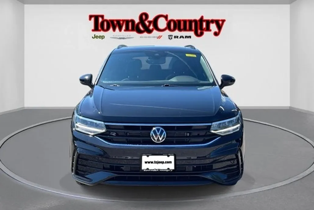 2022 Volkswagen Tiguan SE R-Line Black photo 1