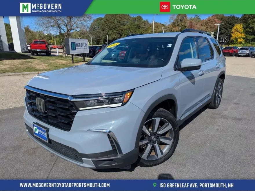 2023 Honda Pilot Touring photo 1