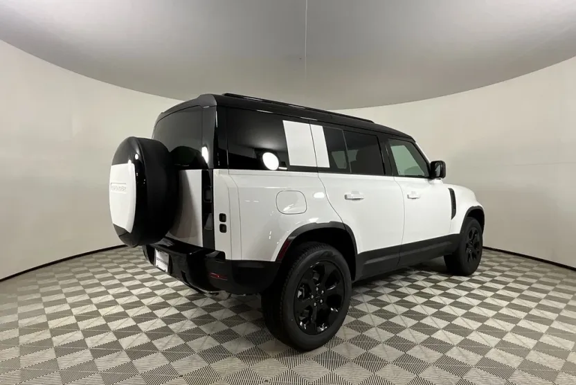 2026 Land Rover Defender 110 S photo 1