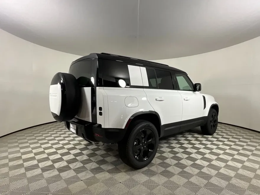 2026 Land Rover Defender 110 S photo 1
