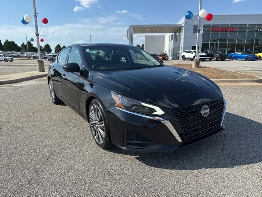 2023 Nissan Altima 2.5 SL photo 1