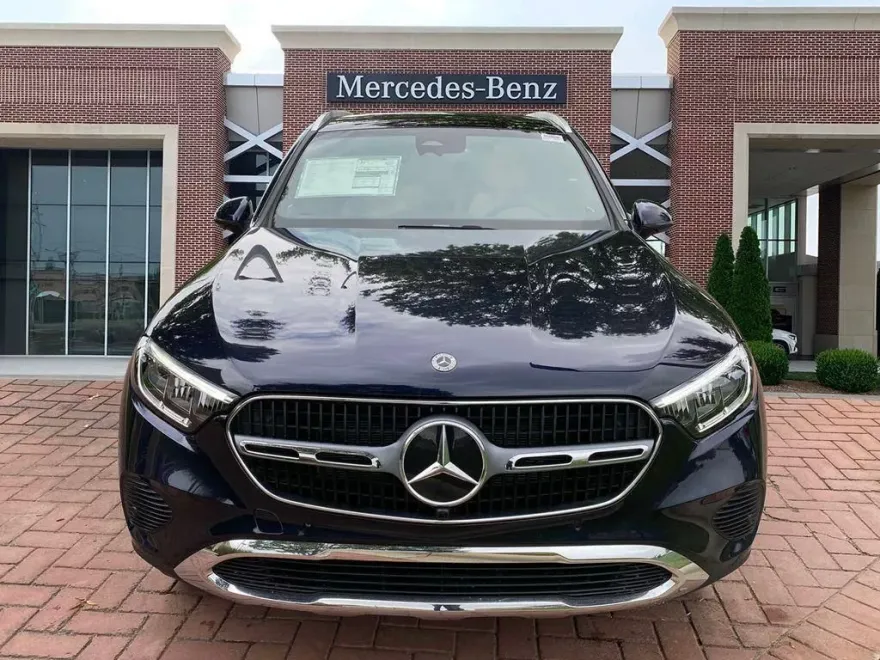 2024 Mercedes Benz GLC 300 4MATIC photo 1