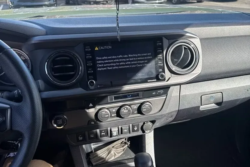 2022 Toyota Tacoma TRD Off-Road photo 1