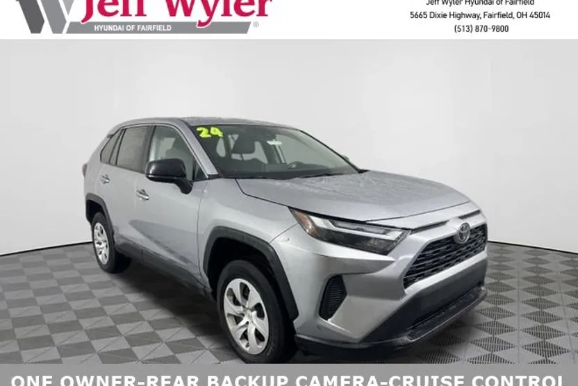 2024 Toyota RAV4 Hybrid XLE photo 1
