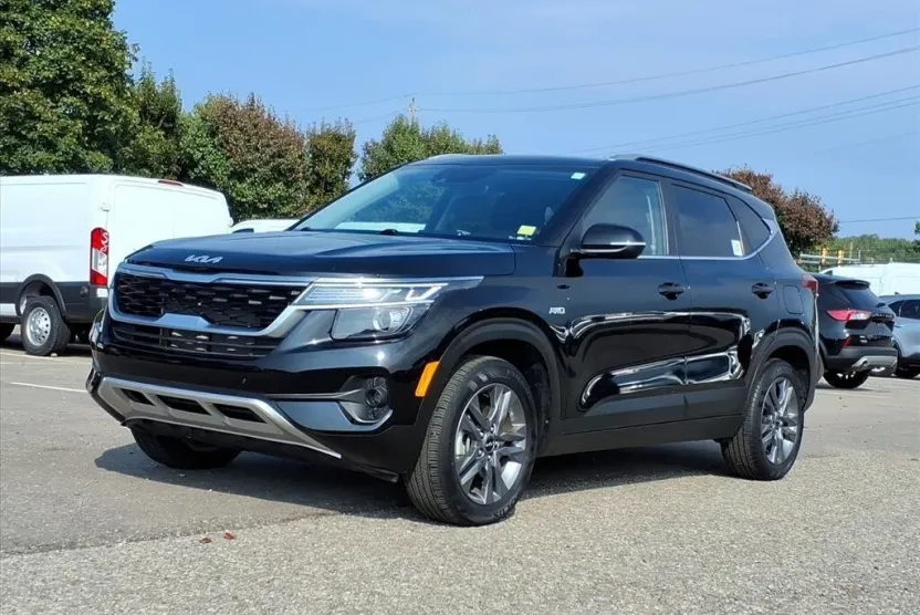 2023 Kia Seltos S Nightfall Edition photo 1