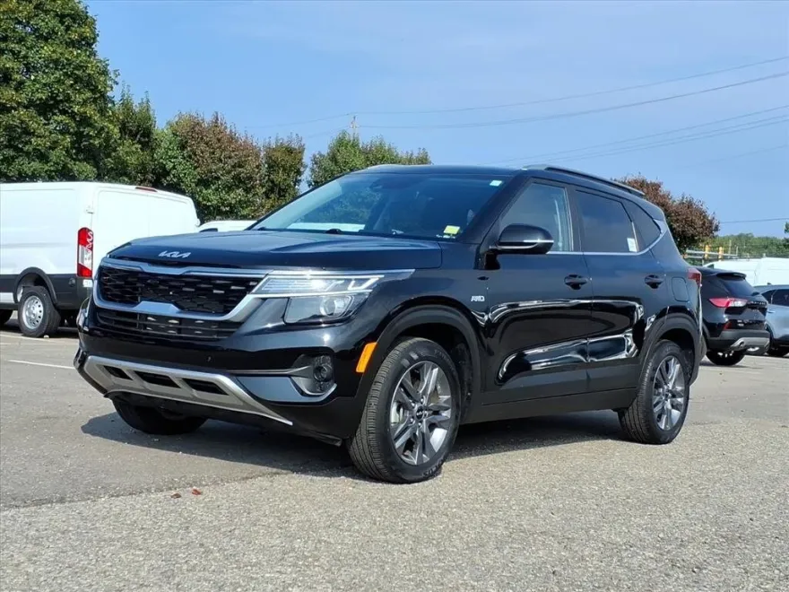 2023 Kia Seltos S Nightfall Edition photo 1