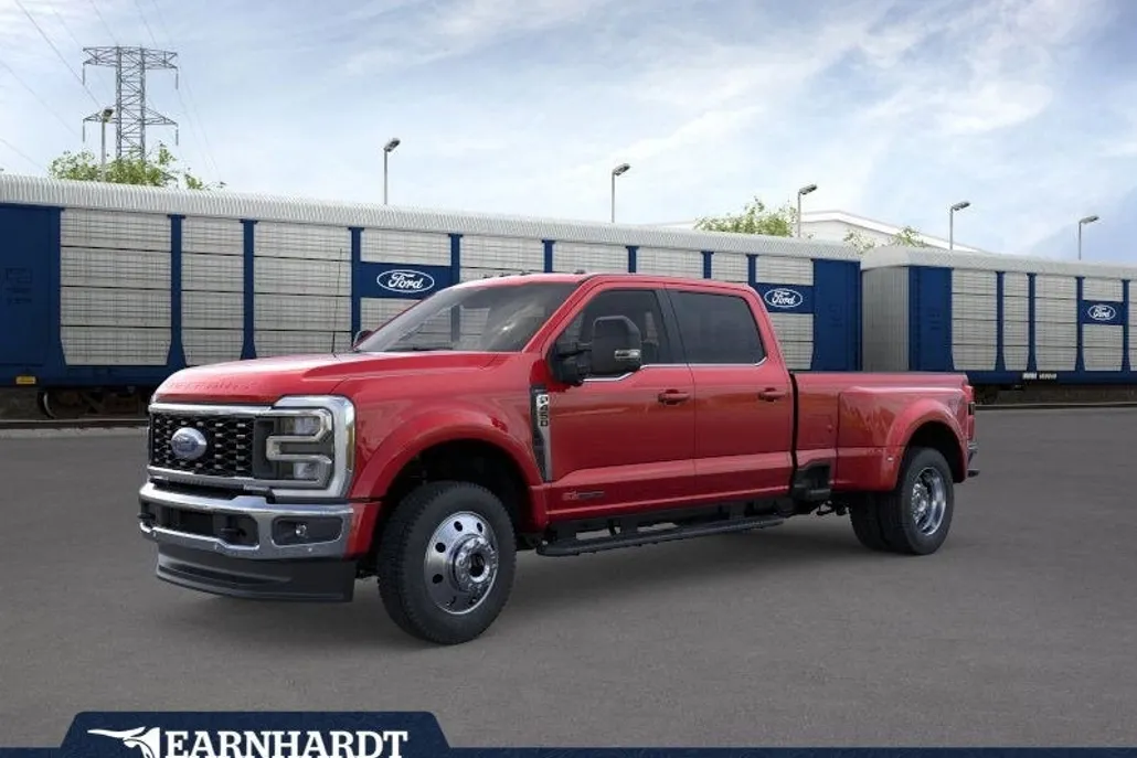 2026 Ford F-450 Lariat photo 1