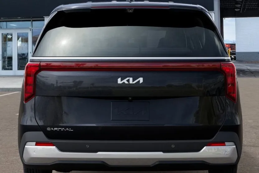 2026 Kia Carnival LXS photo 1