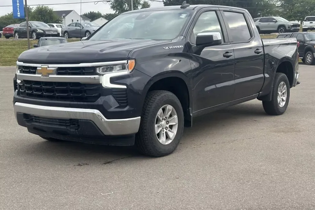 2022 Chevrolet Silverado 1500 LT photo 1