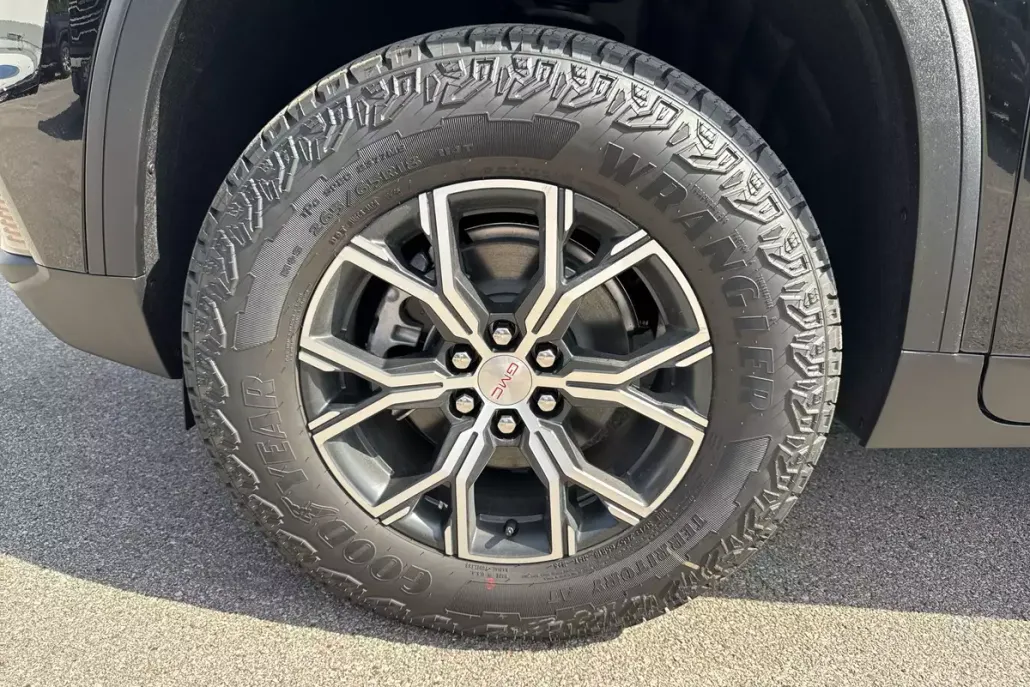 2026 Gmc Acadia AT4 photo 1
