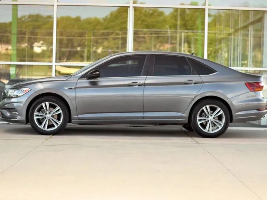 2019 Volkswagen Jetta R-Line photo 1