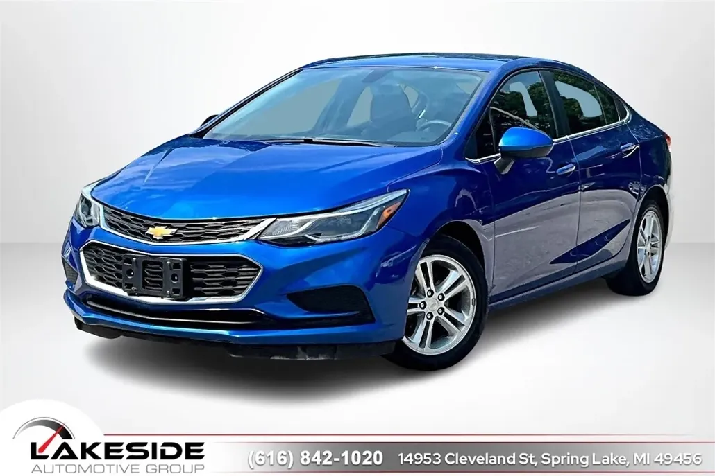 2018 Chevrolet Cruze LT photo 1