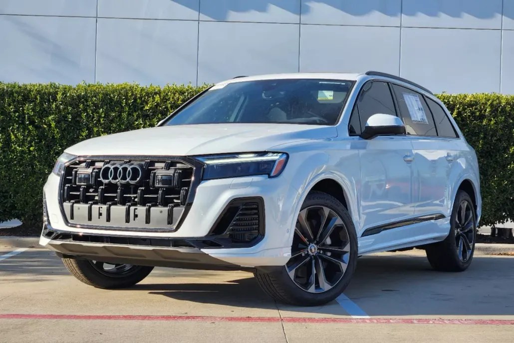 2025 Audi Q7 Premium Plus photo 1