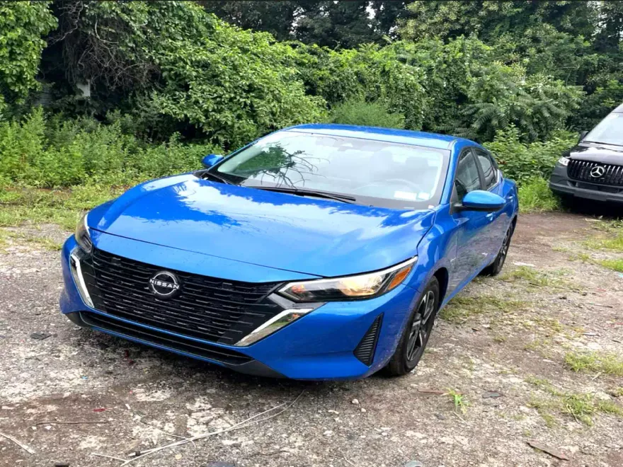 2024 Nissan Sentra SV photo 1