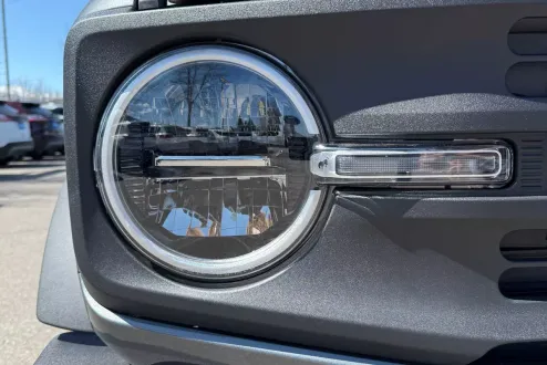 2025 Ford Bronco Base photo 3