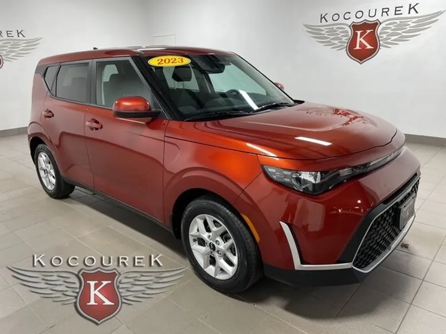 2023 Kia Soul LX photo 1