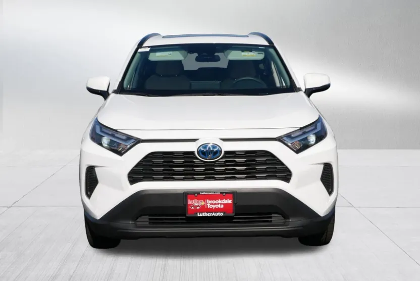 2022 Toyota RAV4 Hybrid XLE photo 1
