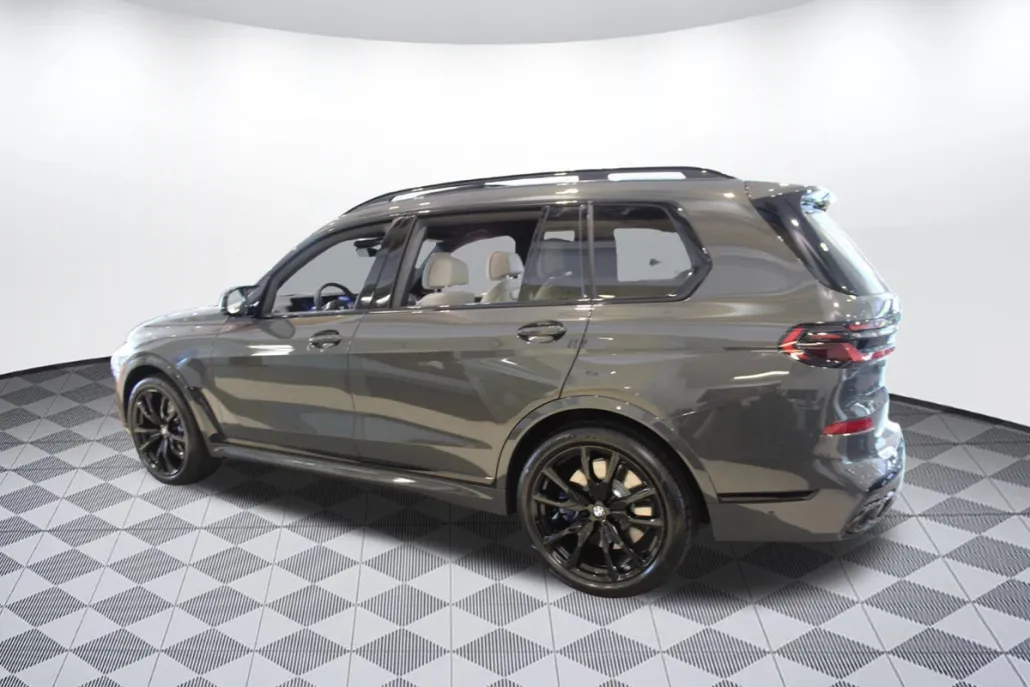 2026 Bmw X7 M60i photo 1
