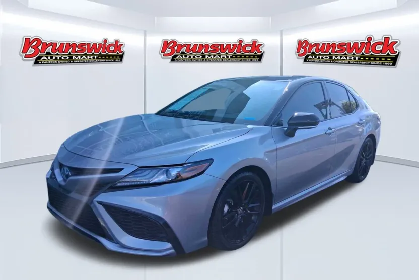 2023 Toyota Camry Hybrid XSE photo 1
