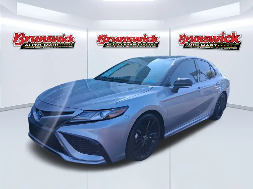 2023 Toyota Camry Hybrid XSE photo 1
