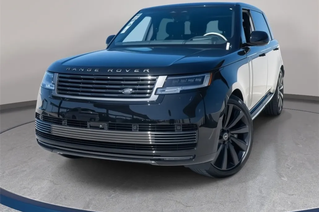 2025 Land Rover Range Rover SV photo 1