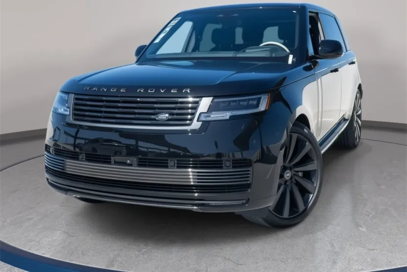 2025 Land Rover Range Rover SV photo 1