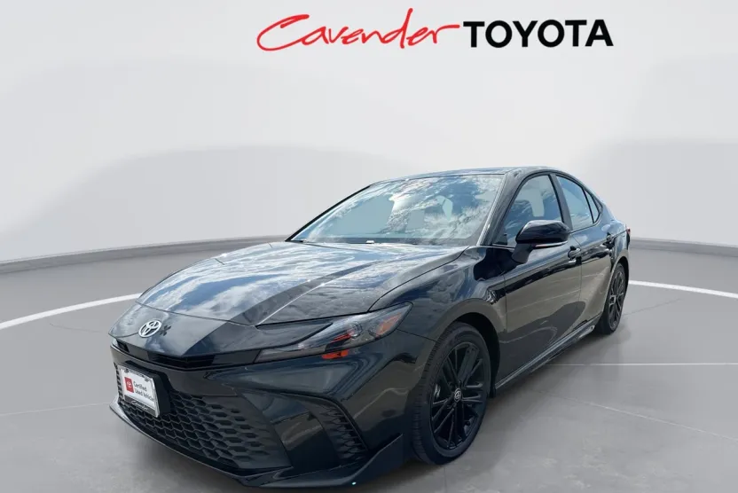 2025 Toyota Camry SE photo 1
