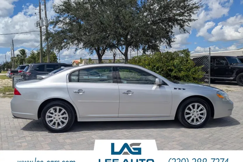 2011 Buick Lucerne CX photo 1