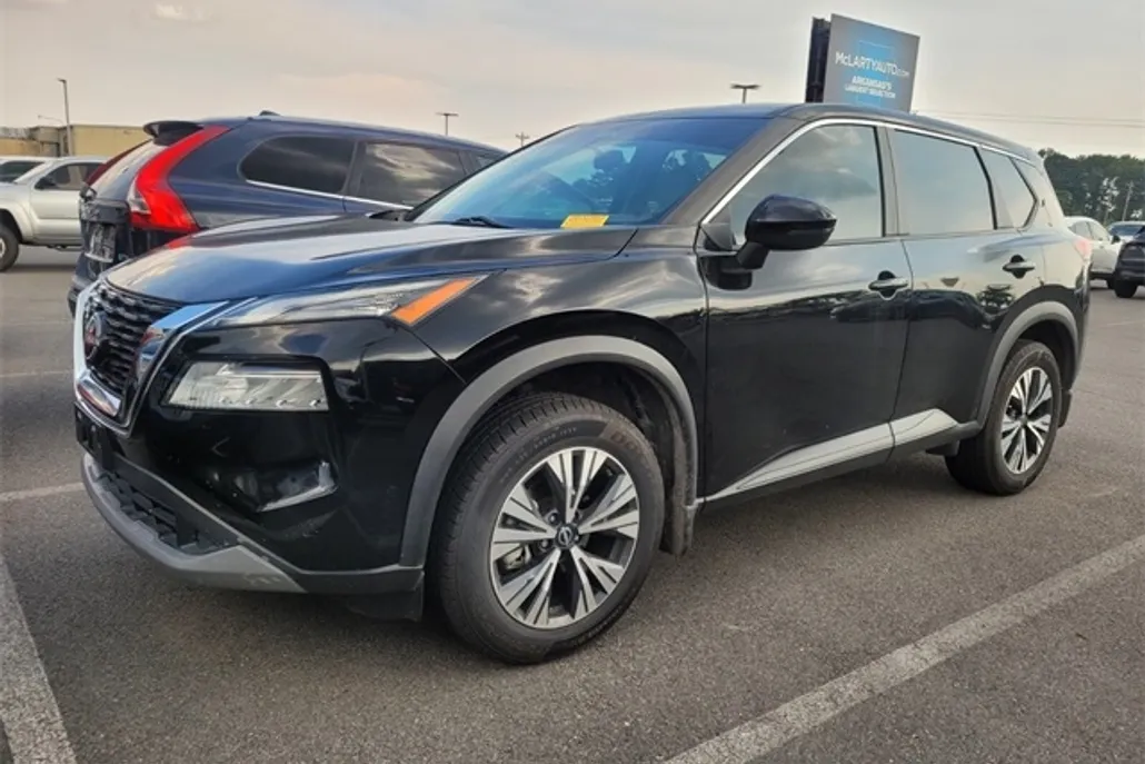 2022 Nissan Rogue SV photo 1