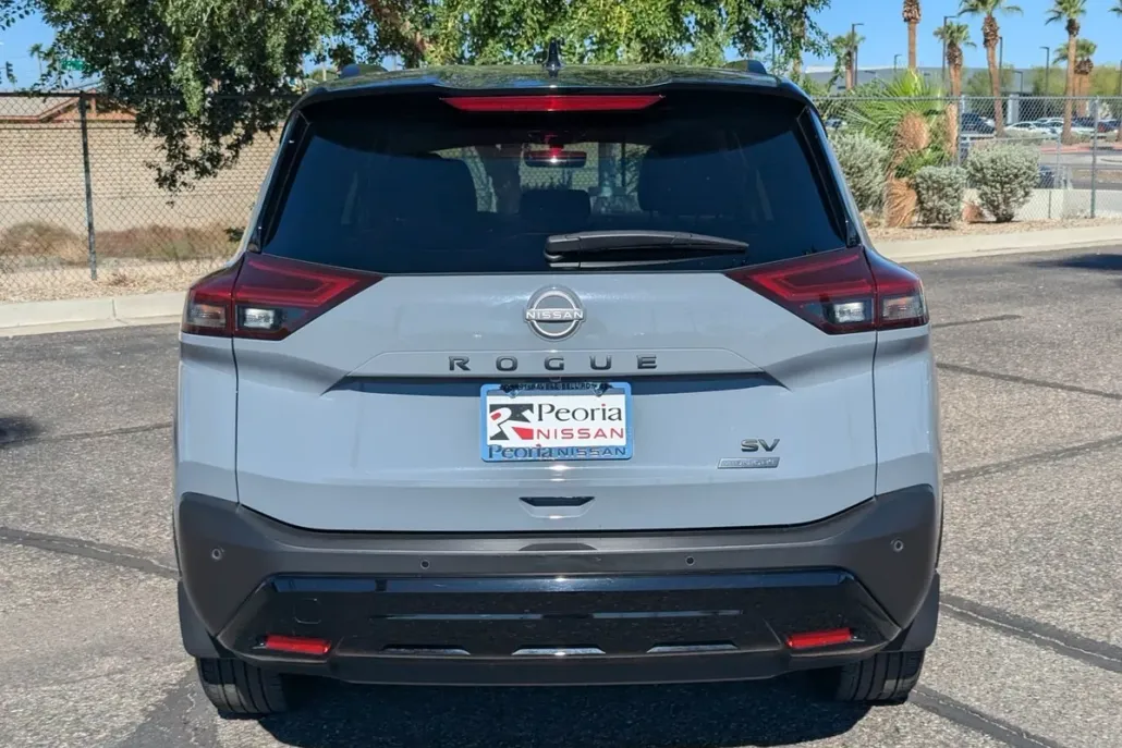 2023 Nissan Rogue SV photo 1
